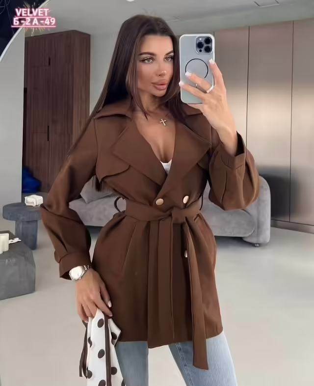 Стильные женские плащи