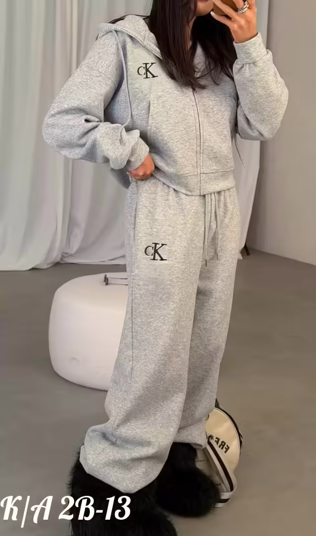 Женственные удобные стильные женские костюмы. фото 2