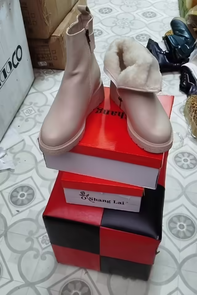 Женские ботинки