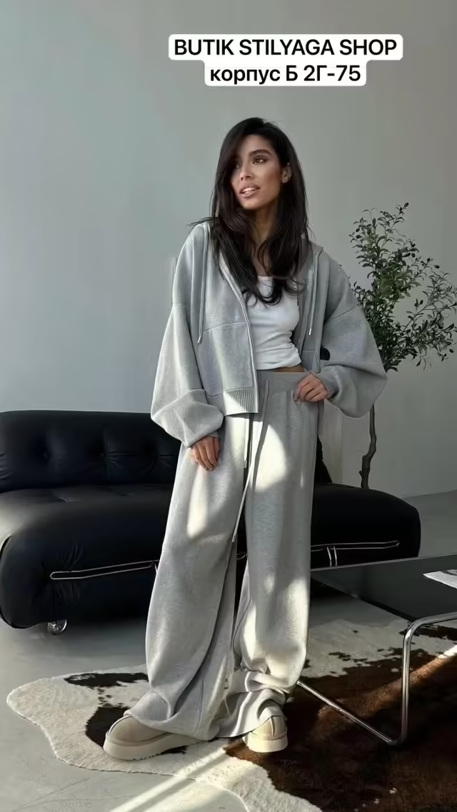 Вязаные крутые женские костюмы с капюшоном