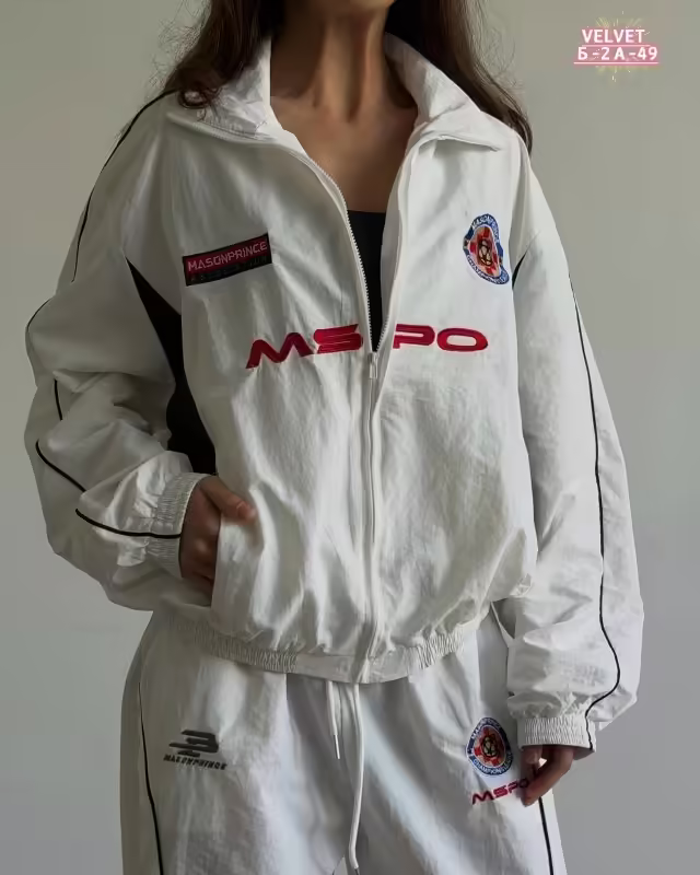 Спортивные женские костюмы
