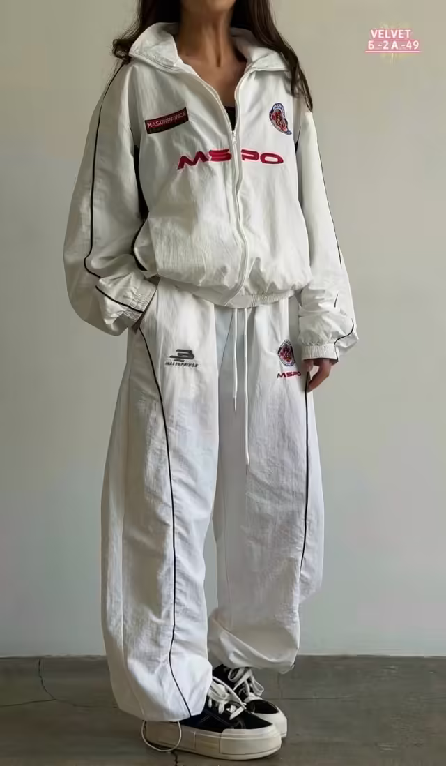 Спортивные женские костюмы. фото 3