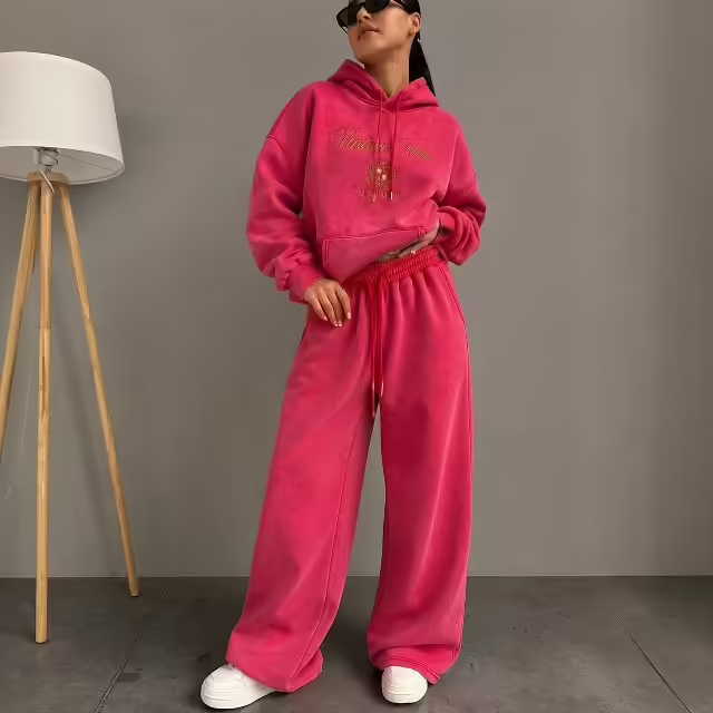 Спортивные женские костюмы