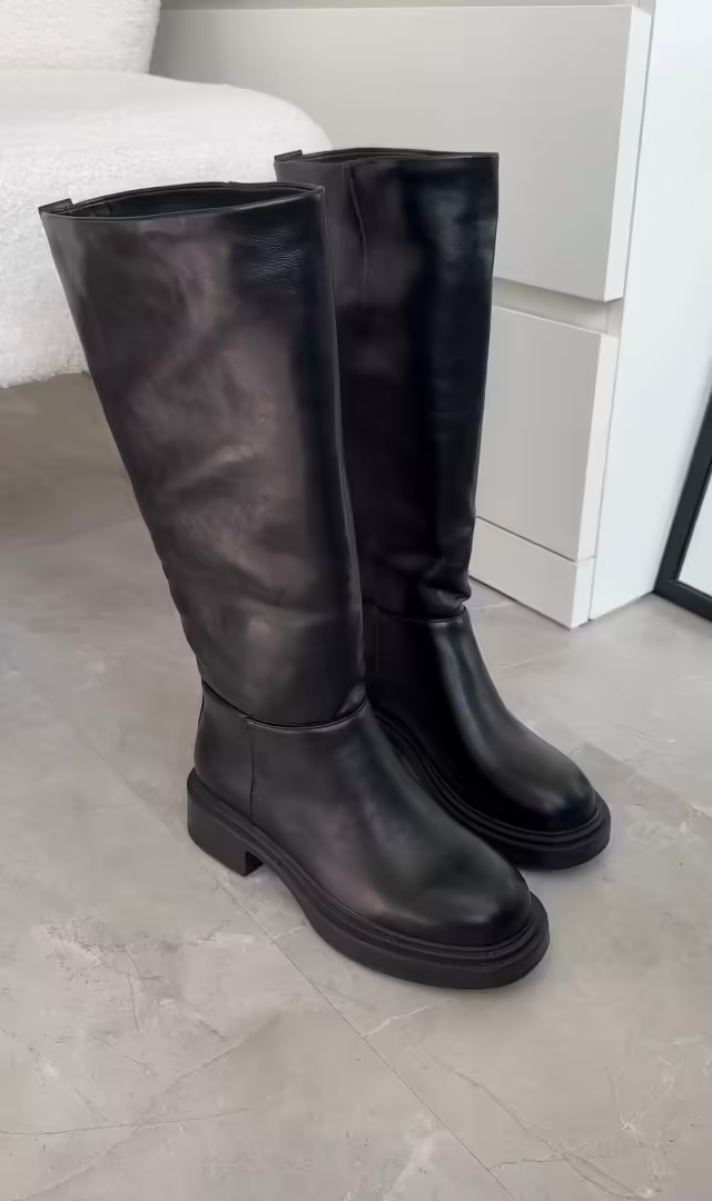 Женские сапоги