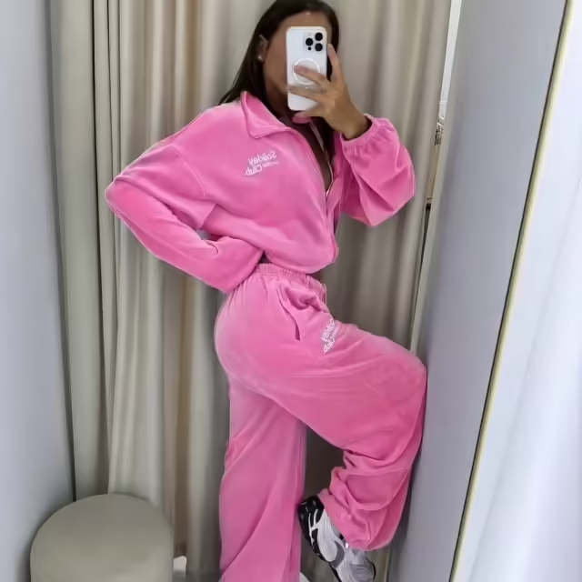Женские костюмы