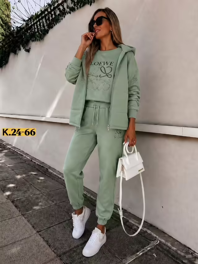 Женские костюмы на каждый день