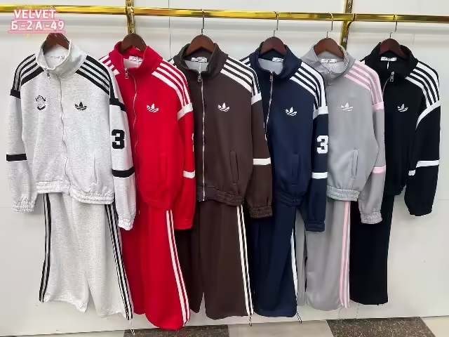 Спортивные женские костюмы. фото 2