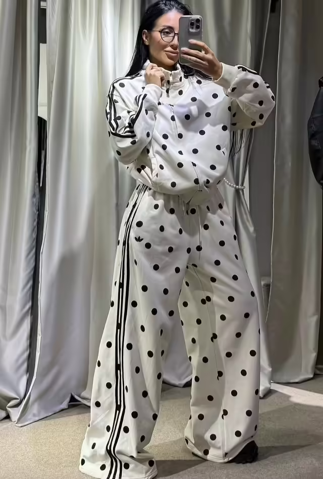 Спортивные женские костюмы в горошек. фото 2