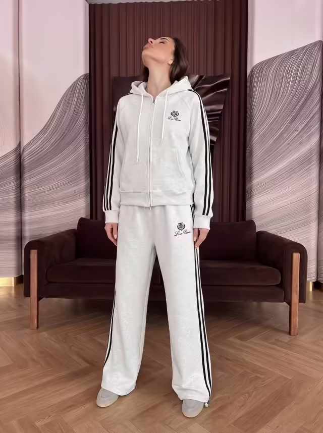 Идеальные спортивные женские костюмы 2026