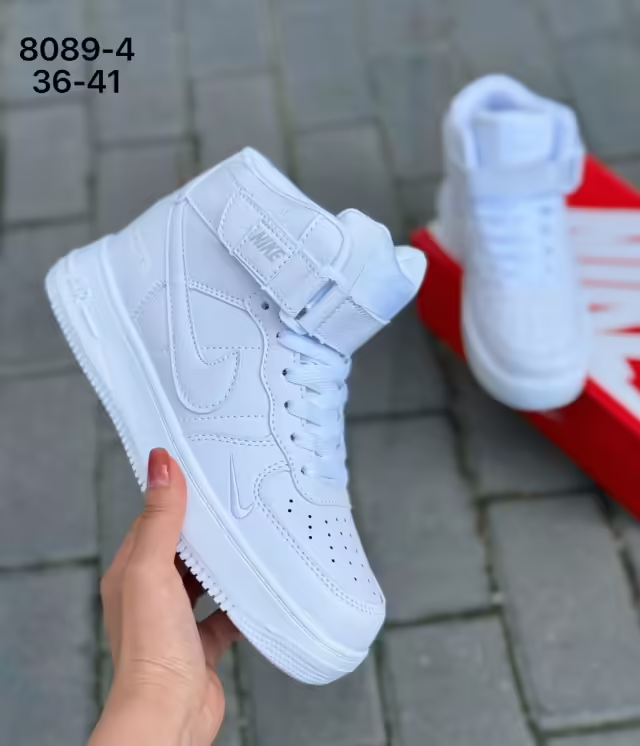 Женские кроссовки