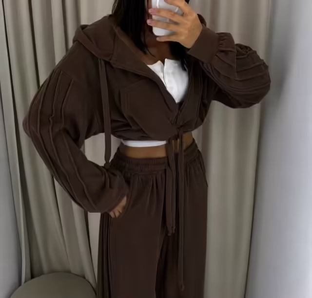Велюровые женские костюмы