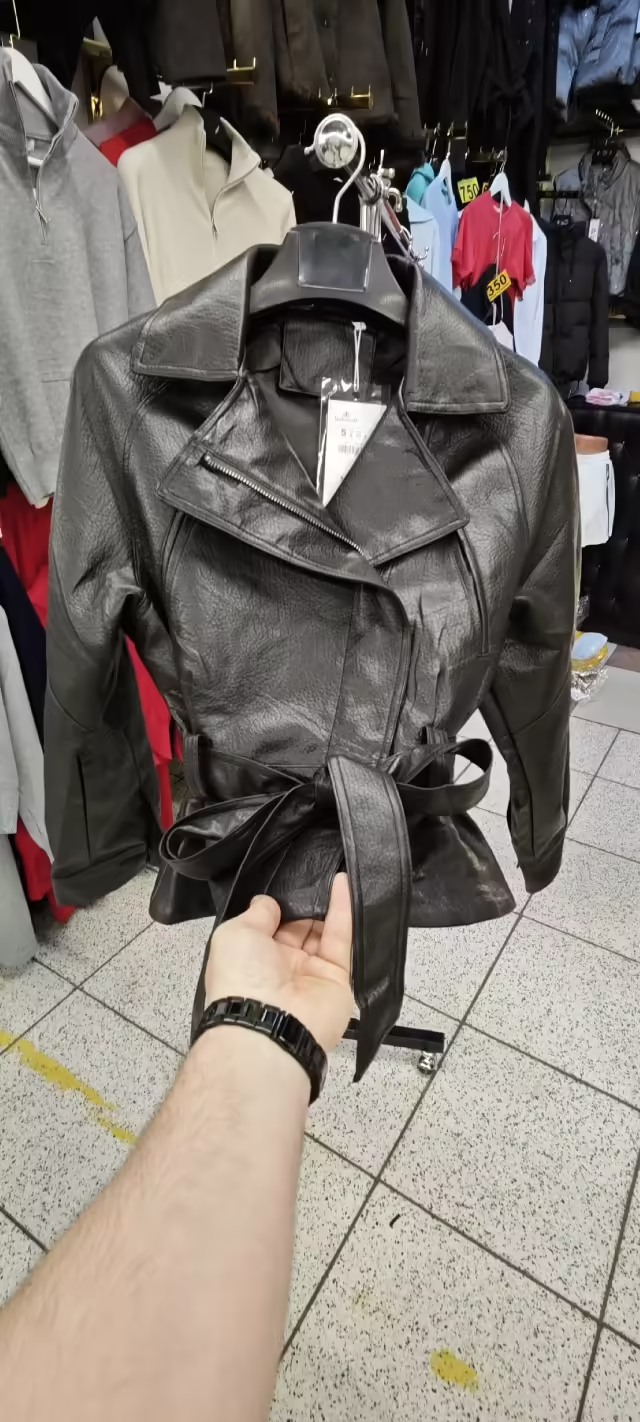 Кожаные женские косухи