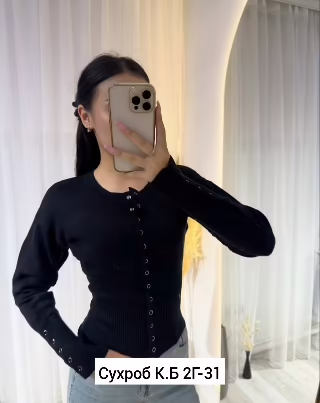 Вязаные женские кофты. фото 3