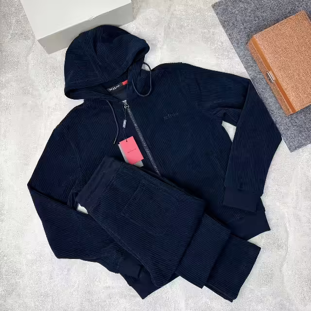 Мужские костюмы