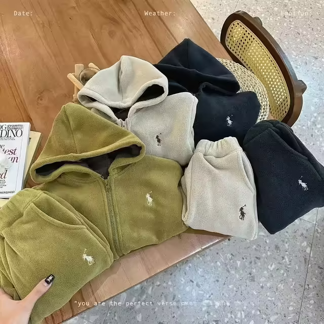 Двусторонние детские костюмы на флисе. фото 2