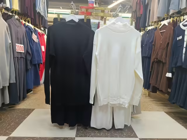 Повседневные женские костюмы