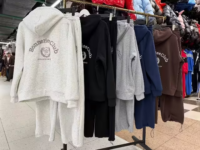 Уютные спортивные стильные женские костюмы