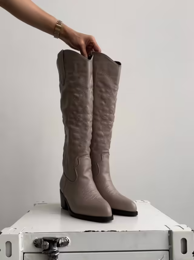 Женские сапоги