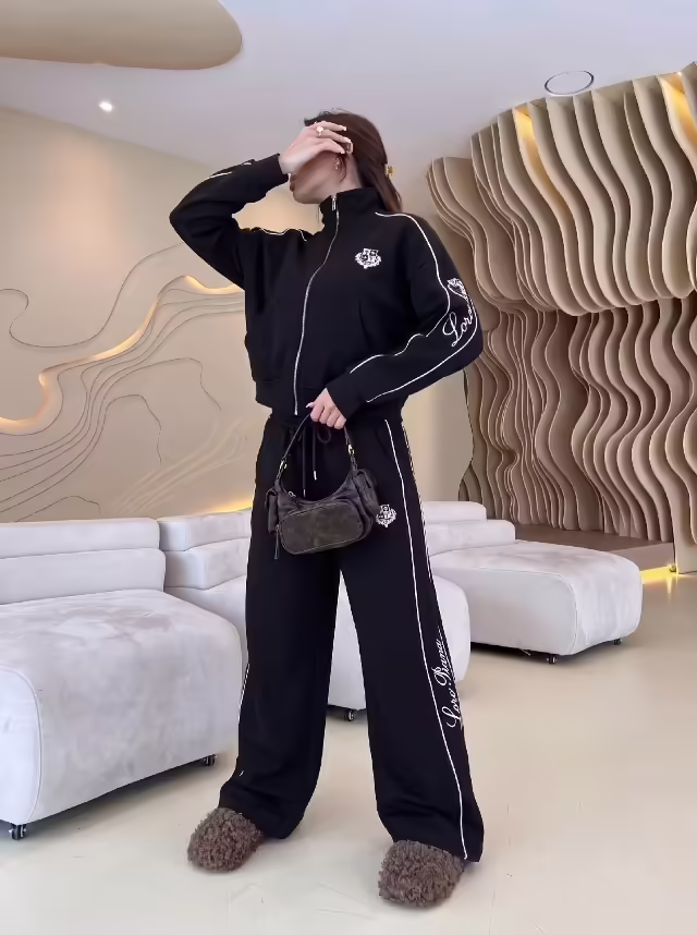 Хлопковые женские костюмы