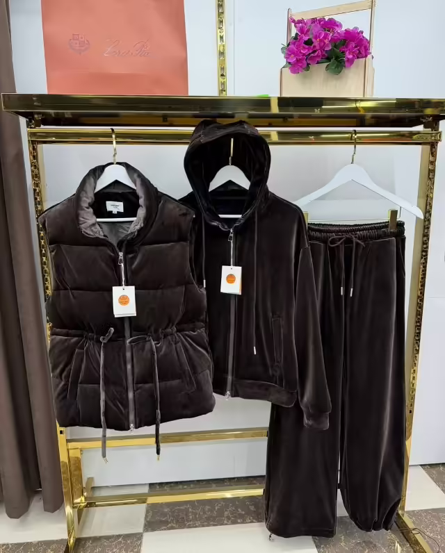 Спортивные женские костюмы