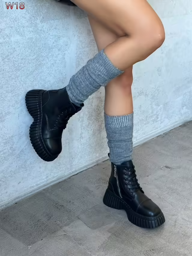 Женские кроссовки