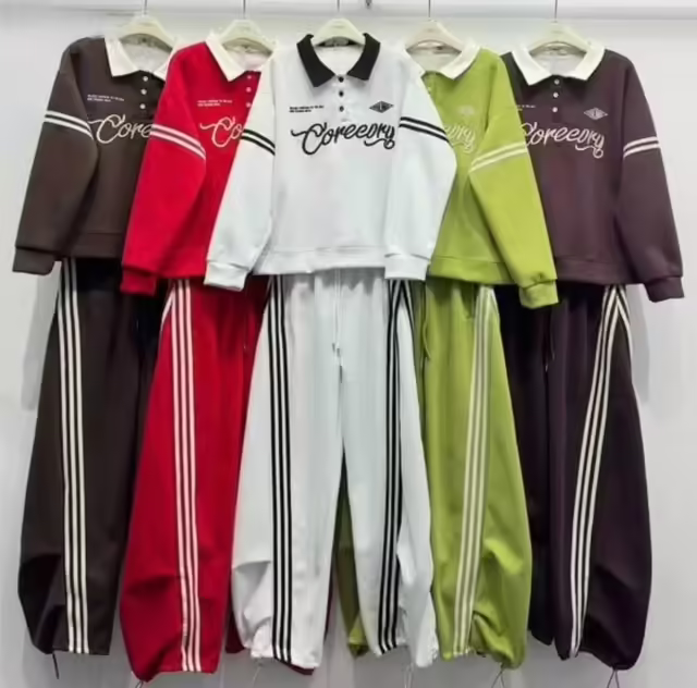Спортивные женские костюмы. фото 2