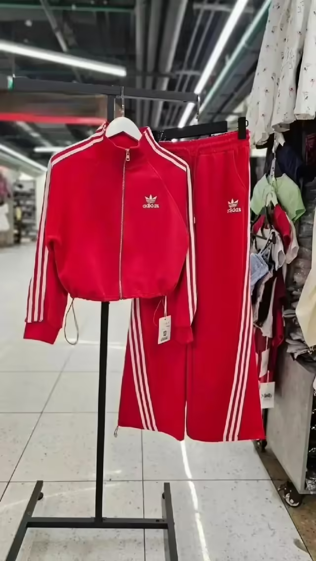 Хлопковые женские костюмы