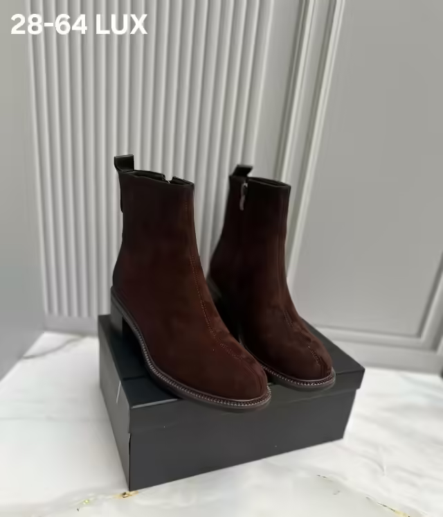 Натуральные женские ботинки