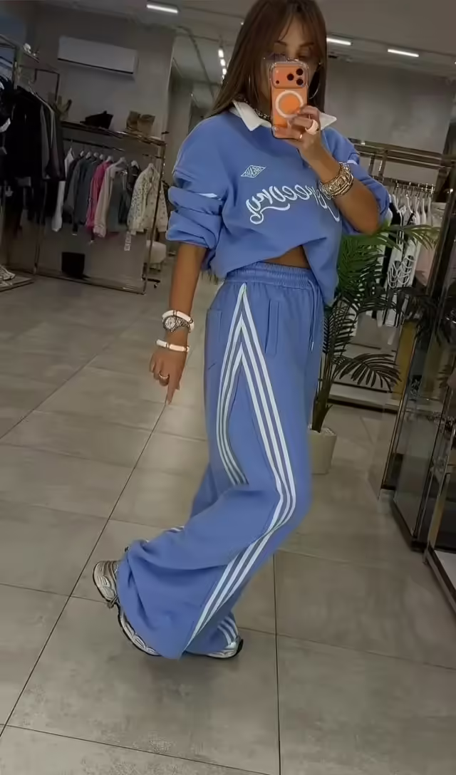 Спортивные женские костюмы