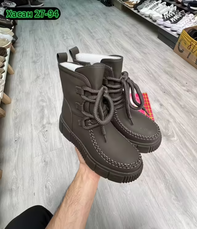 Женские ботинки