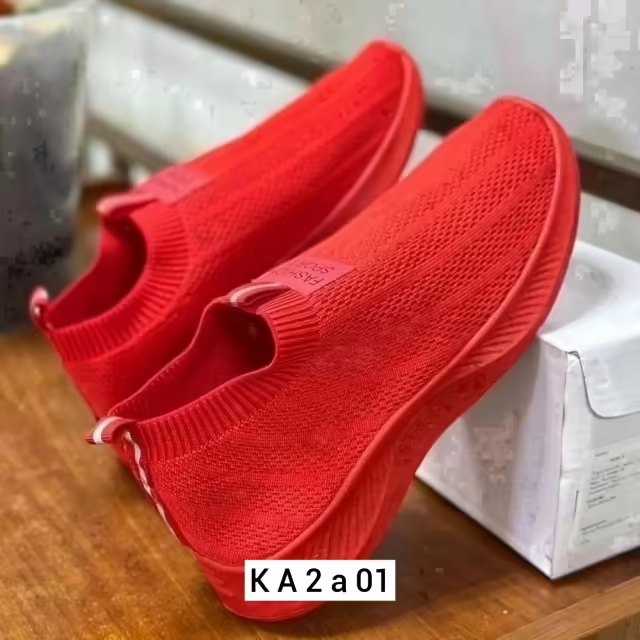 Женские кроссовки