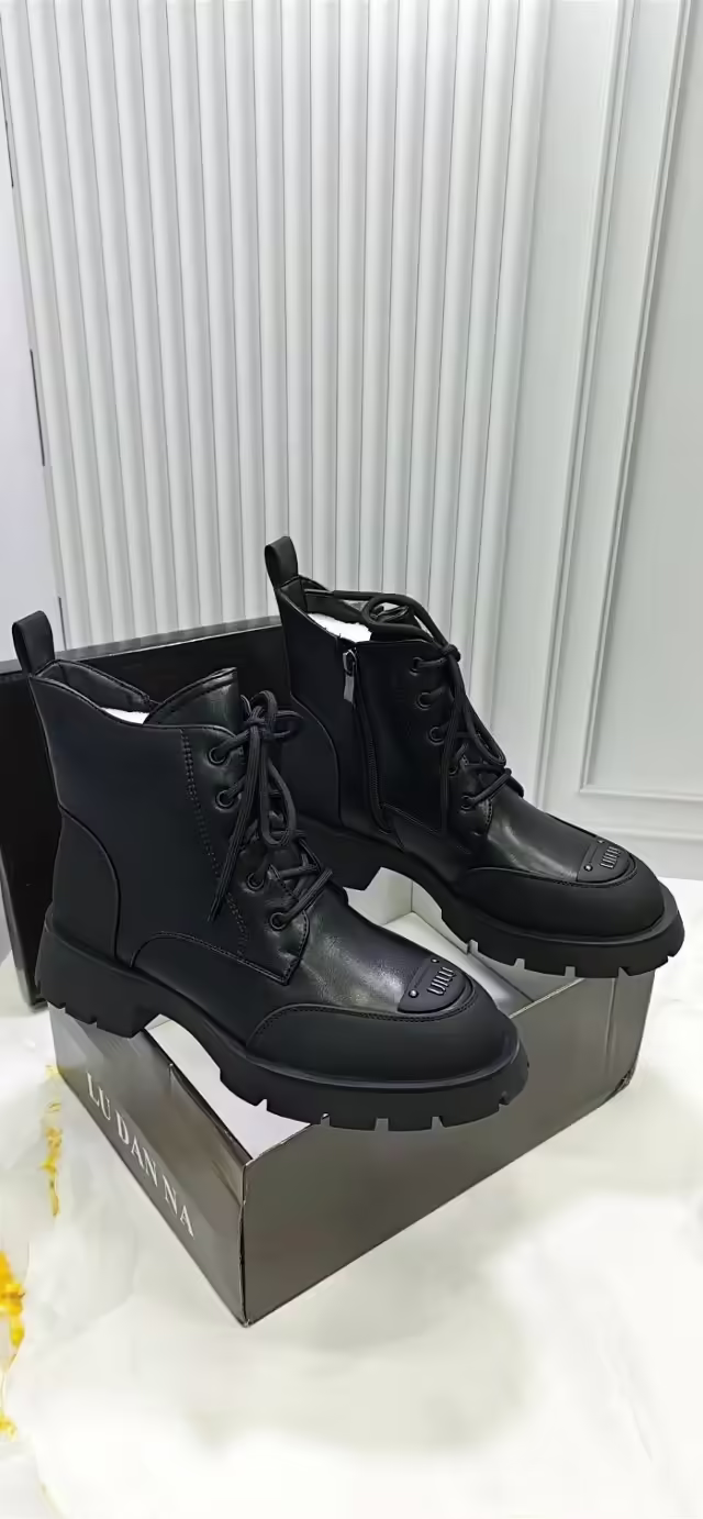 Женские ботинки