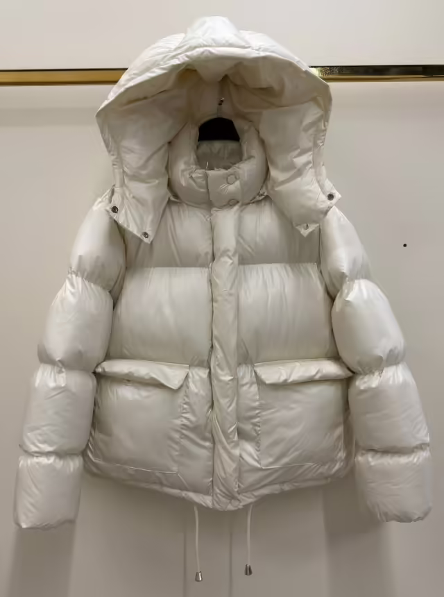 Зимние стильные женские куртки