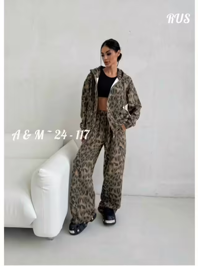 Спортивные женские костюмы