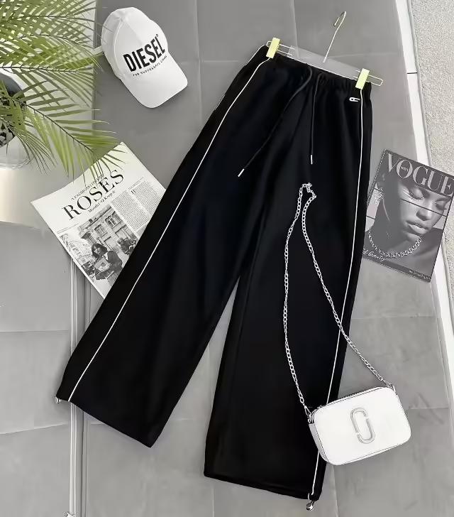 Спортивные стильные женские штаны