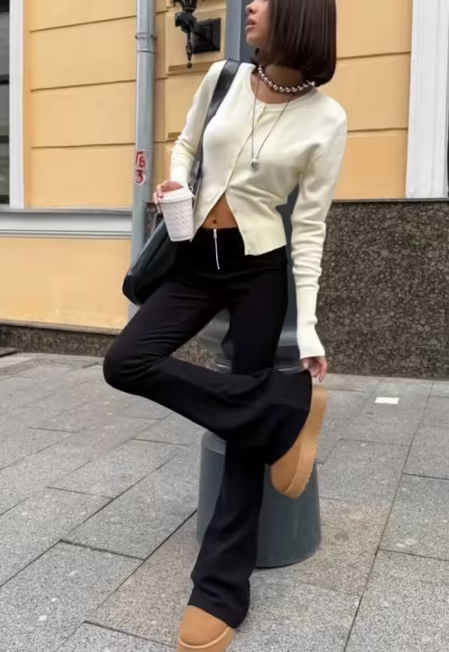 Идеальные стильные женские брюки с высокой посадкой клёш в рубчик. фото 3