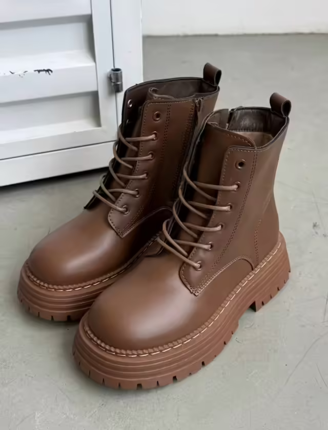 Женские кроссовки