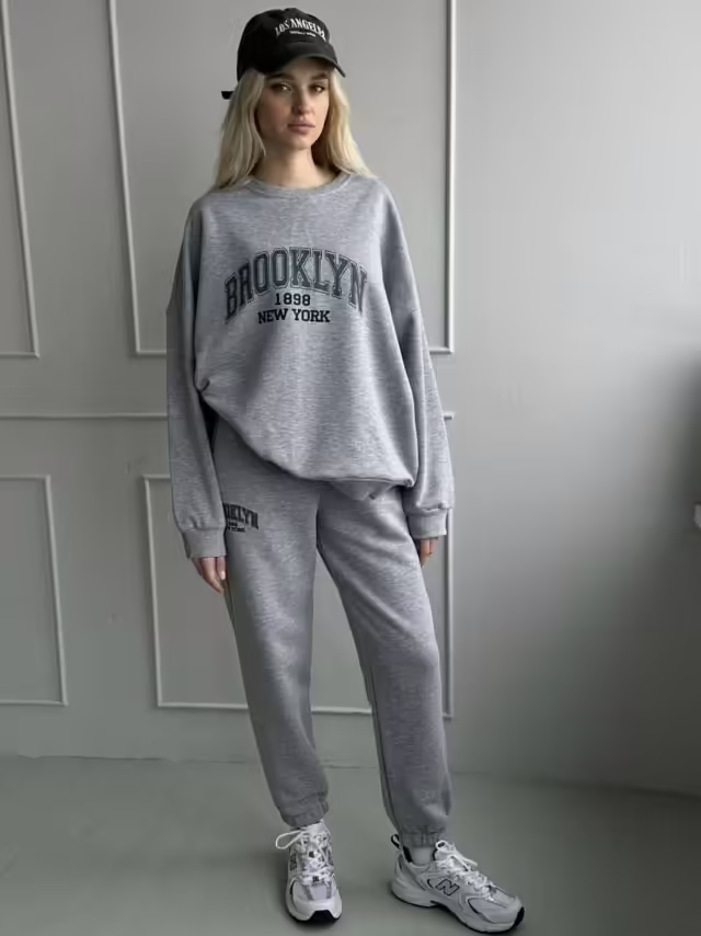 Парные женские костюмы