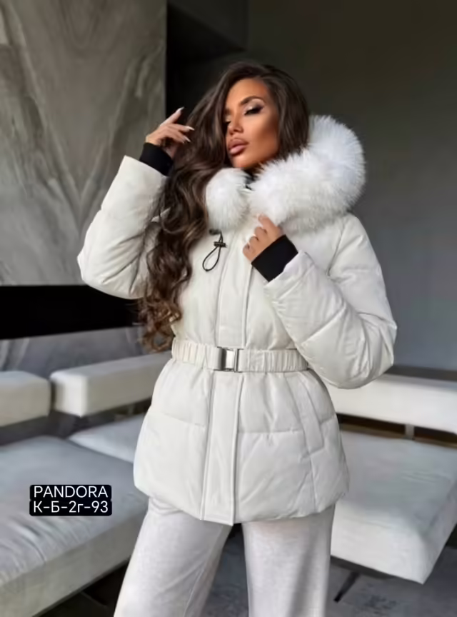 Современные практичные женские куртки с мехом