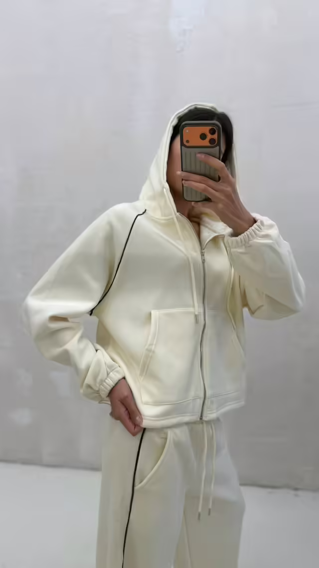 Женские костюмы
