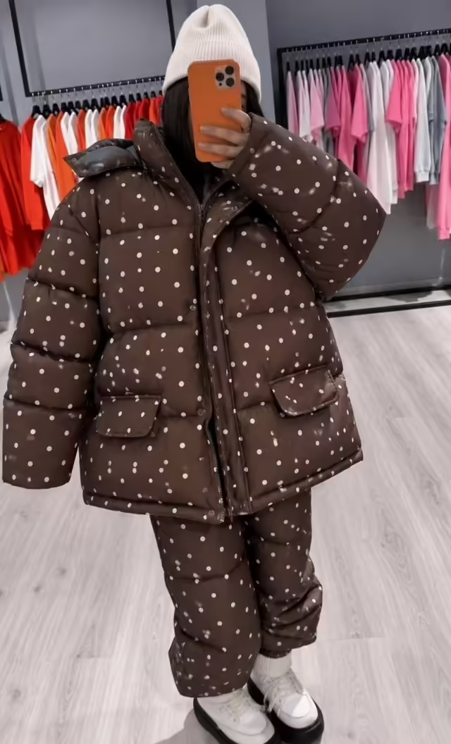 Женские костюмы в горошек