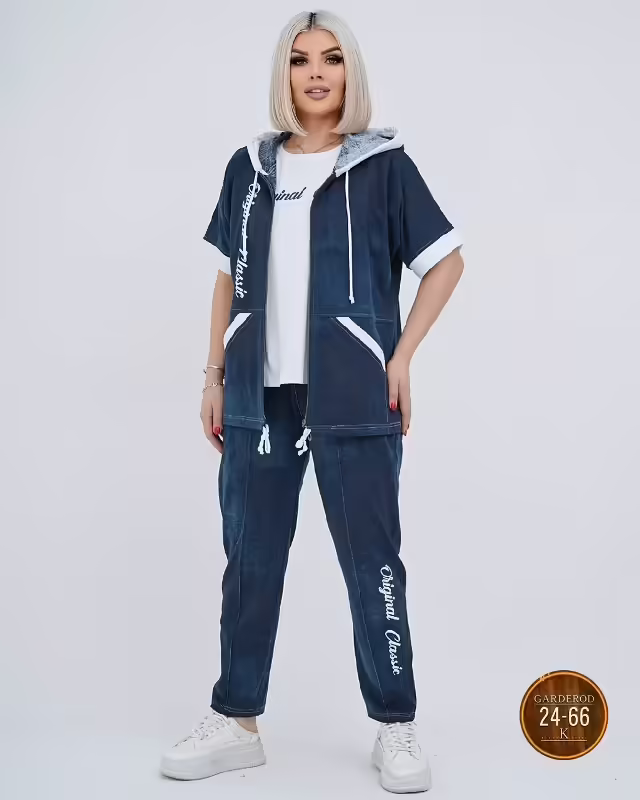 Женские костюмы тройки
