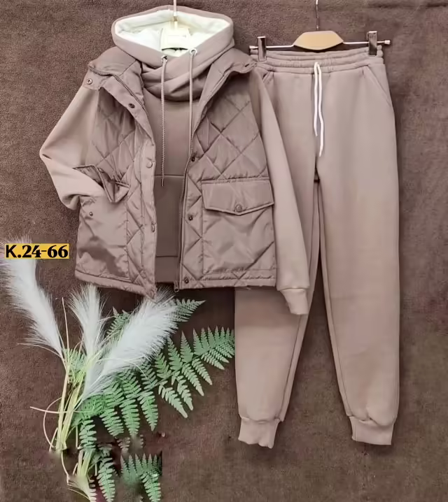 Женские костюмы