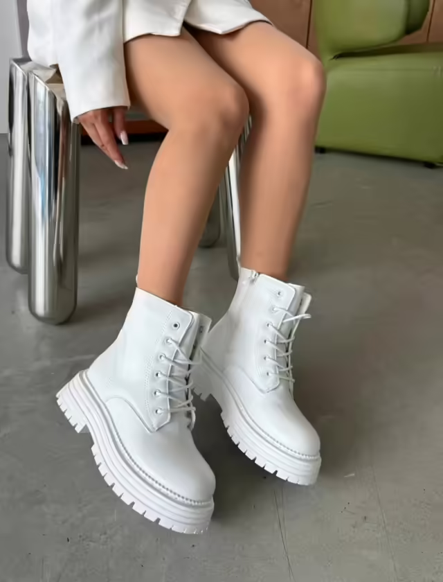 Женские ботинки
