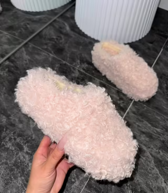 Меховые уличные женские тапочки