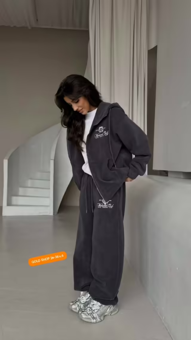 Женские костюмы