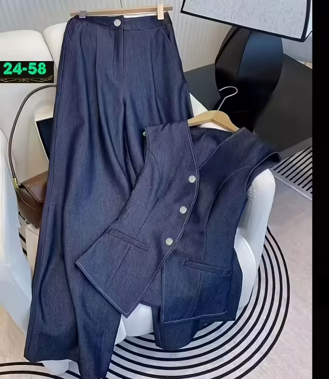 Женские костюмы