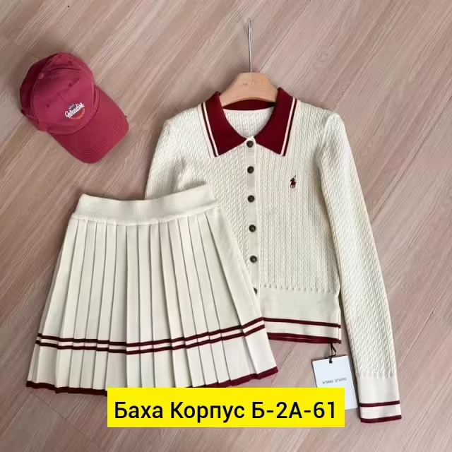 Вязаные женские костюмы. фото 2