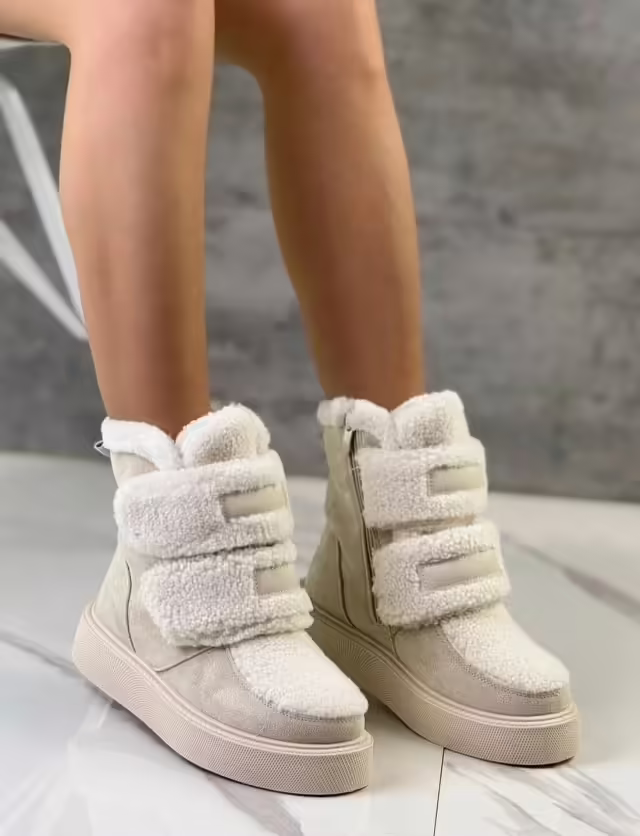 Короткие мягкие тёплые удобные стильные женские угги. фото 3
