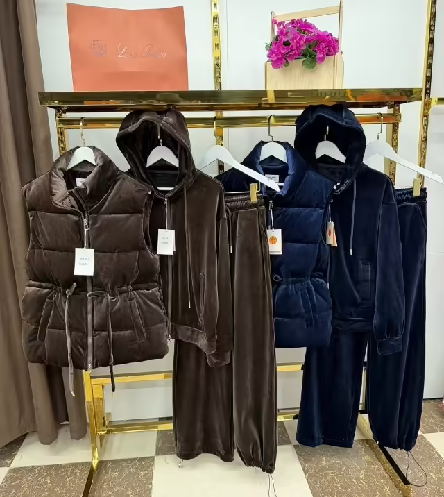 Спортивные женские костюмы